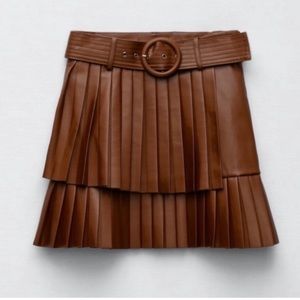 Brown leather pleated mini skirt from Zara